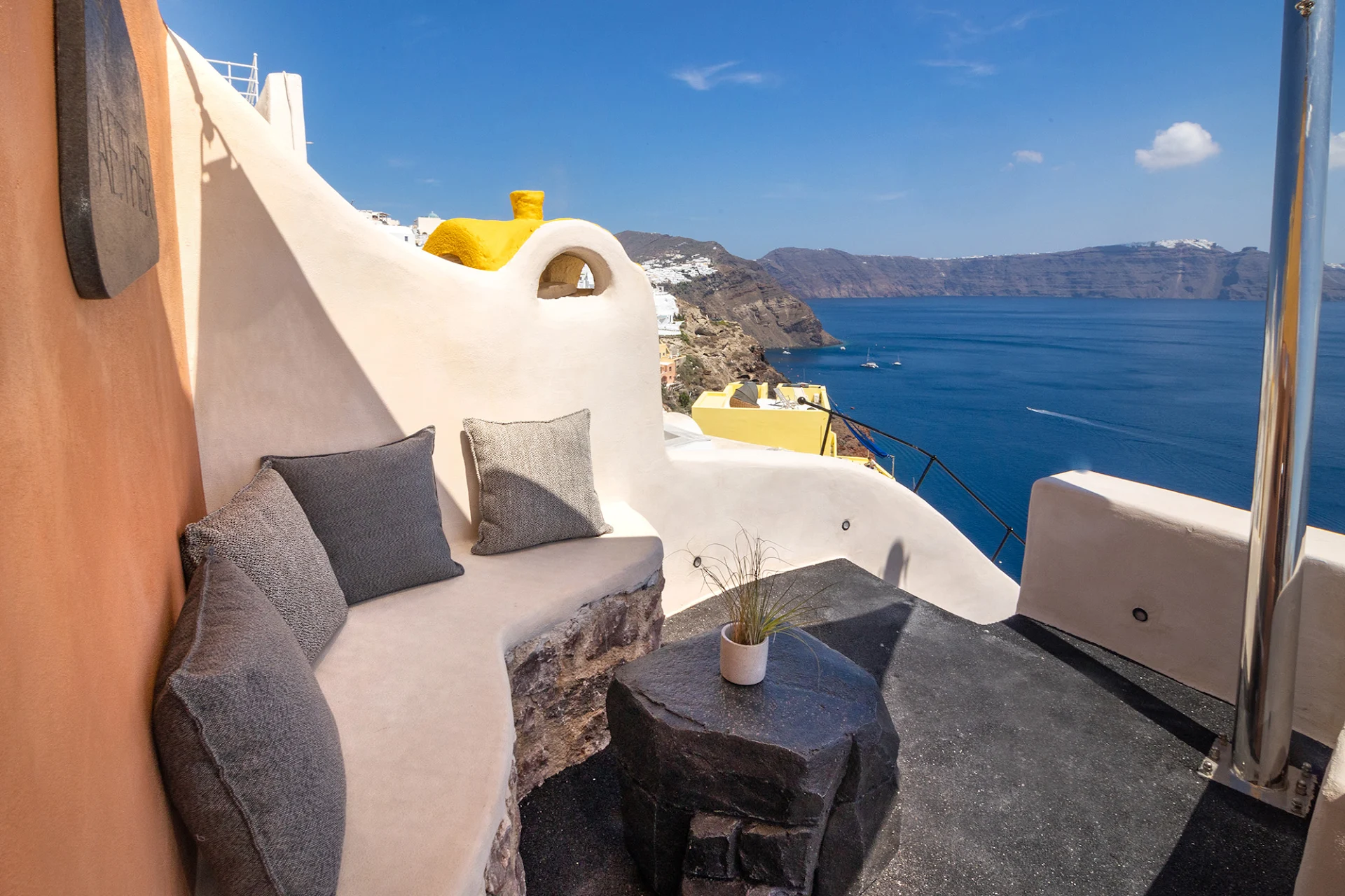 One of One Suites Santorini