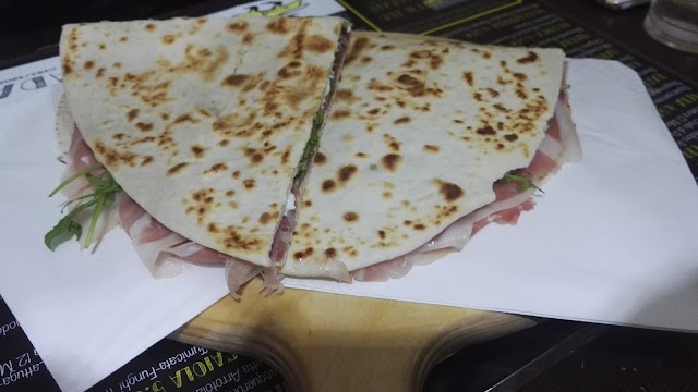 Leo's Piada