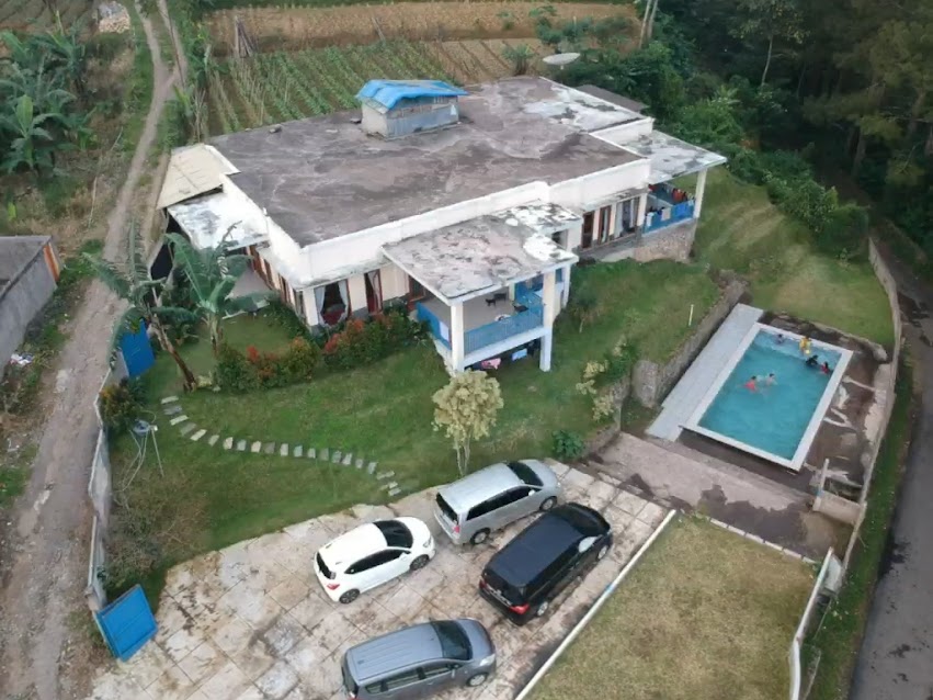 Villa Lily Batulayang Cisarua