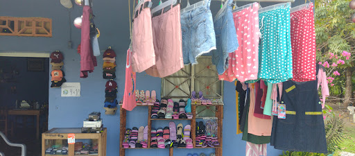 "2001" Store - Visual