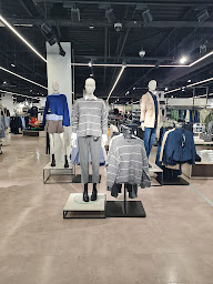 Photo n°22 de C&A à Dijon (Magasin de vêtements pour femmes)