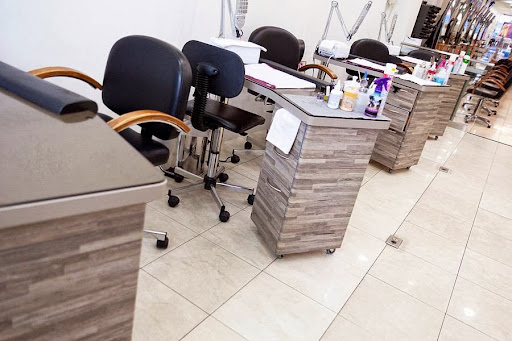 Robert Daniels Salon - Thumbnail
