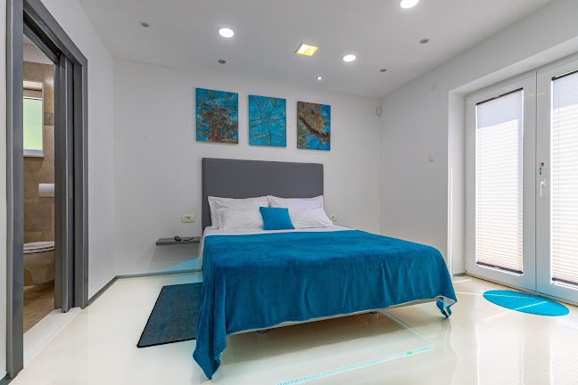 Opinii despre Organic gardens Villa Crikvenica în Crikvenica - Prodavaonica namještaja