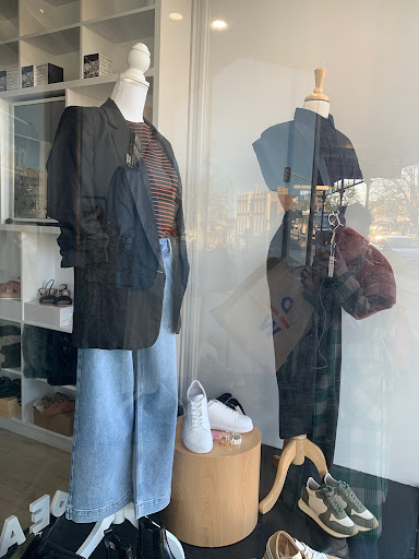 Tee pea boutique Logo