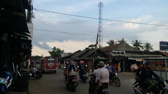 Indomaret Tanjakan, Author: Askuri Wahyu