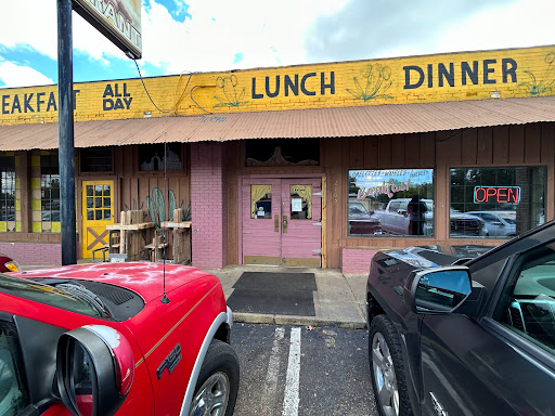 Mama's Restaurant - Visual