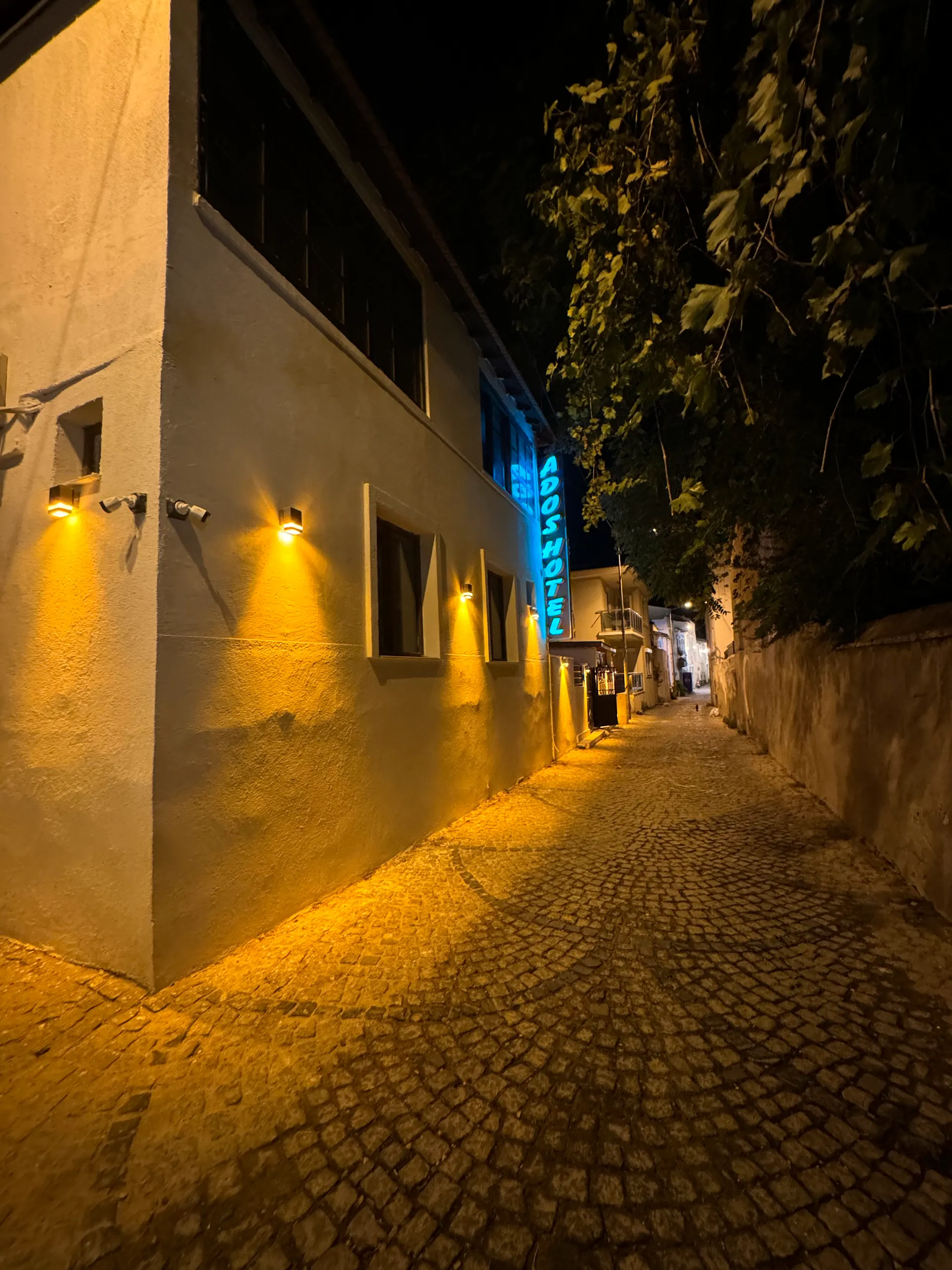 Ados Hotel Çeşme