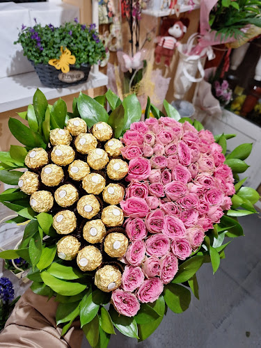 Comentarii opinii despre Цветарница,,Фиори"-букети, кошници с цветя и подаръци, декорация.Онлайн поръчки и доставки до адрес за България и цял свят.