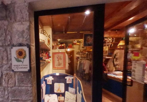Laboratorio Artigianale di Ricamo Sarteano