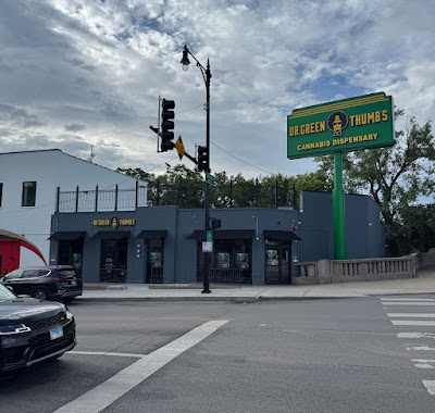 Photo of Dr. Greenthumb's Cannabis Dispensary - Bucktown/Sheffield Chicago