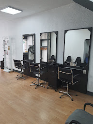 Photo n°4 de Salon Coco Coiff à Les Cabannes (Salon de coiffure)