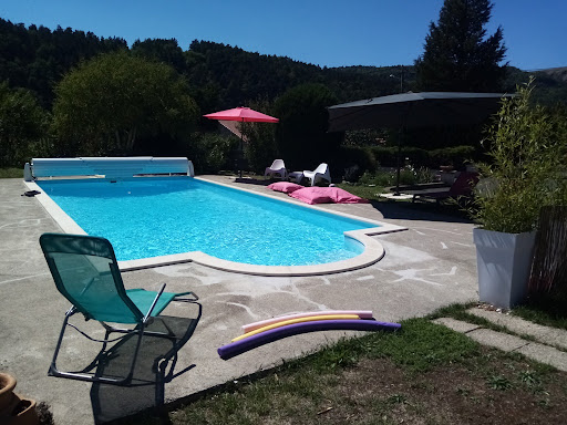Photo de Gîte Le Temps d'une Pause - proche Puy en Velay - piscine