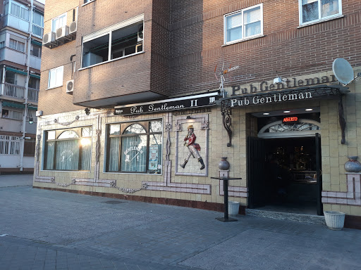 PUB GENTLEMAN - Visual