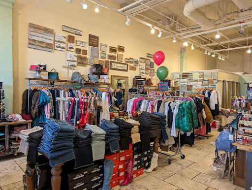 Ensemble Boutique - Visual
