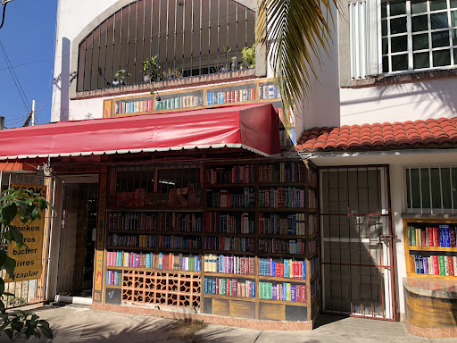 Quinto Cavaliere Bookstore Libreria Invisible