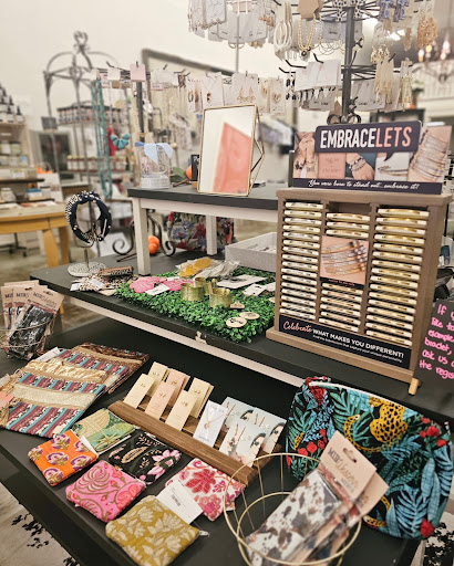 Honey Belles Boutique and Gifts - Thumbnail