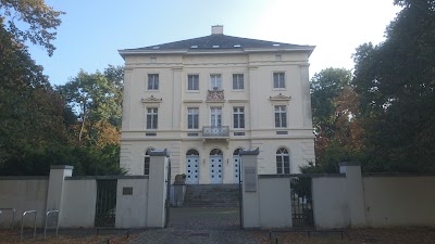 Photos of Schloss Mickeln