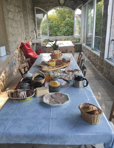Photo de Maison de Mon Père : Chambre d'hôtes avec piscine spa sauna et hammam, à la campagne, proche Grotte Chauvet, Ardèche à Saint-Alban-Auriolles (07120)