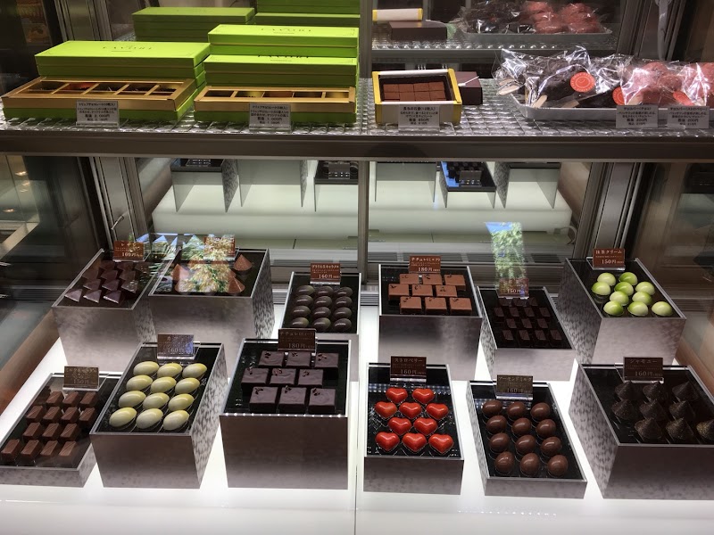 CAKE SHOP FAVORI (ケーキショップファボリ)