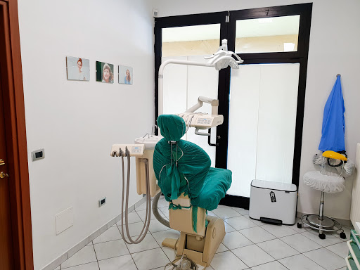 Dott. Calestani Lorenzo Studio Dentistico