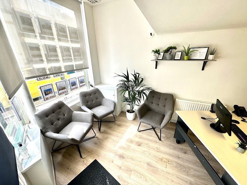RA Flatt Residential Lettings photo 3