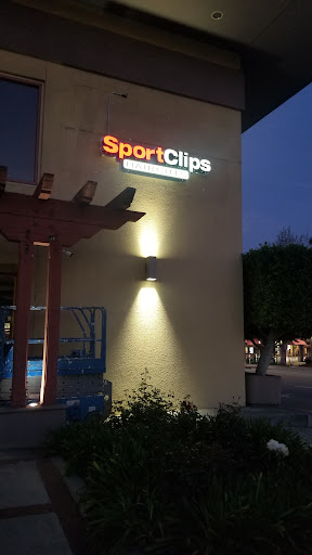 Sport Clips Haircuts of La Canada - Thumbnail