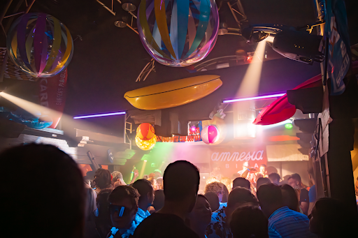 Alm Bar - Visual