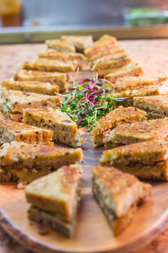 Cosmos Caterer - Thumbnail