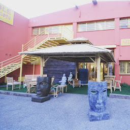 Photo n°21 de Meuble Passion - magasin de meubles en bois massif à Saint-Laurent-du-Var (Magasin de mobilier rustique)