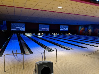 Upper Deck Lounge & Lanes