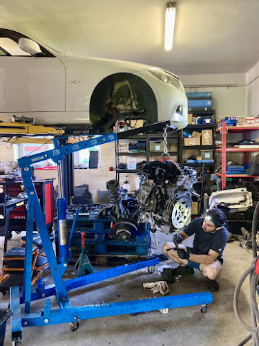 Warsztat Samochodowy Moto Lux – Naprawa Skrzyni Biegów | Serwis Klimatyzacji | Elektronika Samochodowa | Mechanik Kielce - Mechanik samochodowy