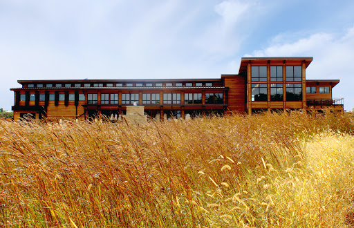 Jester Park Nature Center Logo
