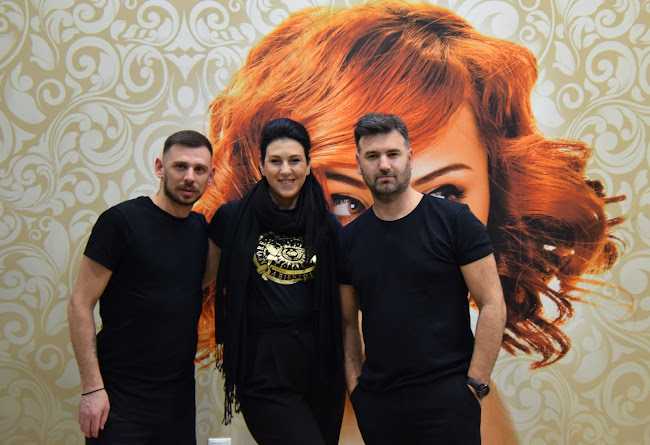 Comentarii opinii despre Petros Tzoumakas Salon