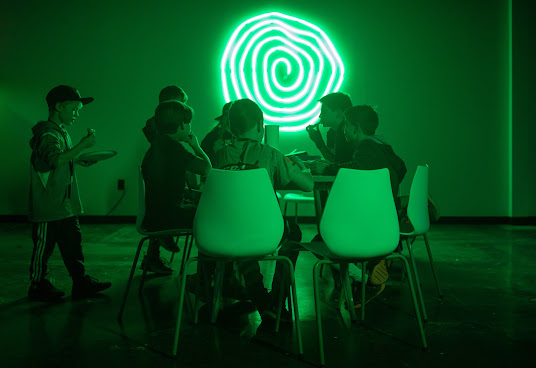 The Rabbit Hole VR by null