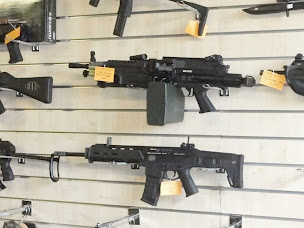 Photo n°21 de AVENTURE SURPLUS LYON Militaire,Airsoft, Paintball,Defense,Militaria à Béligneux (Magasin de vêtements professionnels)