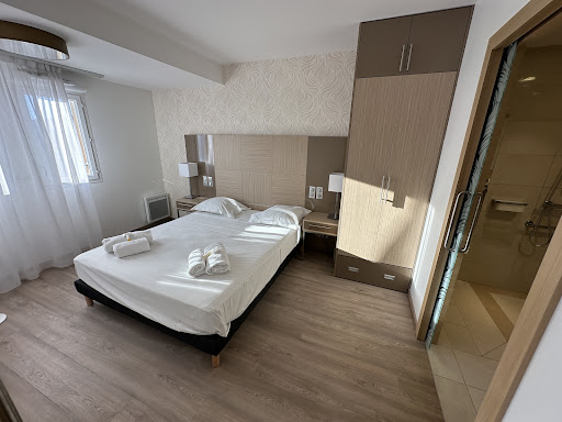 Photo de Résidence Service Seniors Villa Sully Uzès à Montaren (30700)