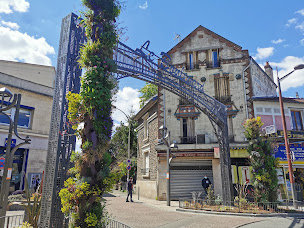 Photo n°14 de _____CABINET DENTAIRE _____STRASBOURG_____________Dr YORGOV___Dr SHAKH AMIN à Aulnay-sous-Bois (Dentiste)
