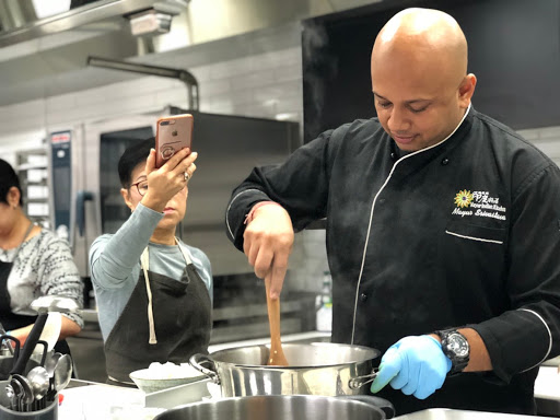 Indian Chef Mayur gave a cooking course on Indian cuisine.All the participating students are full… post image