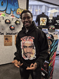 Photo n°14 de LEGEND - Boutique de Flocage Customisation Saint-Denis à Saint-Denis (Magasin de vêtements pour femmes)