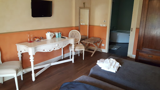 Maison Louis Farm and B & B Gallery - Italy
