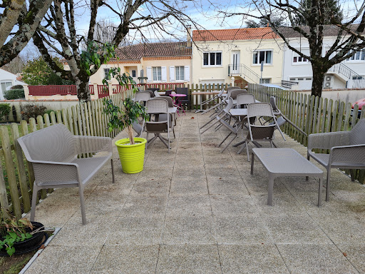 Photo de Résidence Les Jardins de Saintes - emeis à Saint-Georges-des-Coteaux (17810)