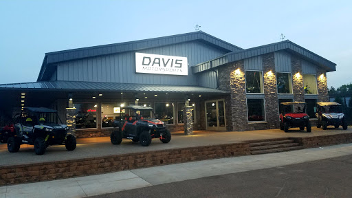 Davis Motorsports of Delano Logo