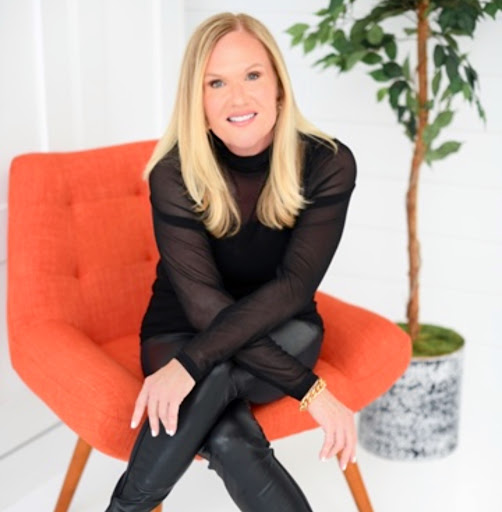 Tracie Hall Real Estate Group Keller Williams Newport, Rhode Island Logo