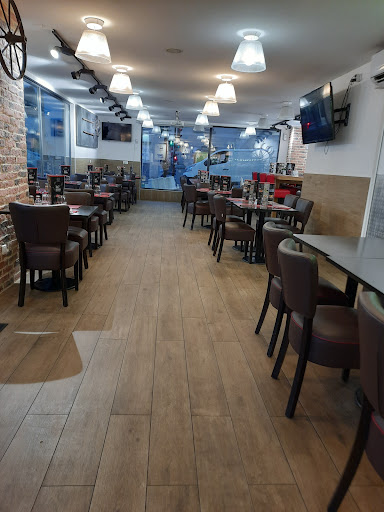 Photo 9 - Madisson Burger