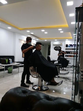 Pilot Barber ถนนพุทธมณฑลสาย 1, Author: Phutarad Sangthong