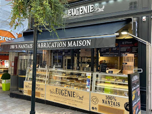 Photo n°21 de EUGENIE BOULANGERIE PATISSERIE - DECRE NANTES à Nantes (Sandwicherie)