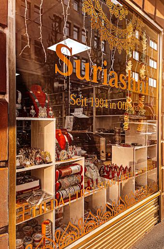 Suriashni - Visual