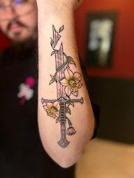 Photo n°40 de Sombre Lune Tattoo à Perpignan (Salon de tatouage et piercing)