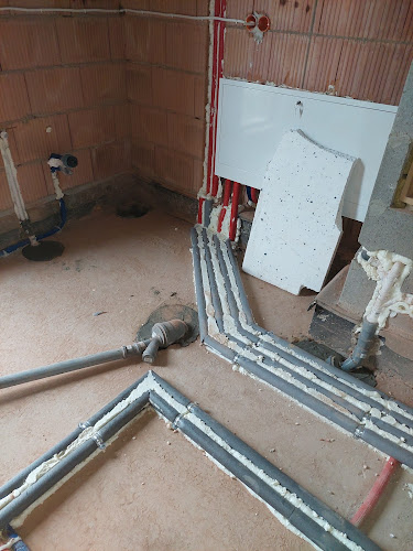 Ecoinstal Piotr Banat Hydraulik Rzeszów Pompy Ciepła Usługi Minikoparką - Hydraulik