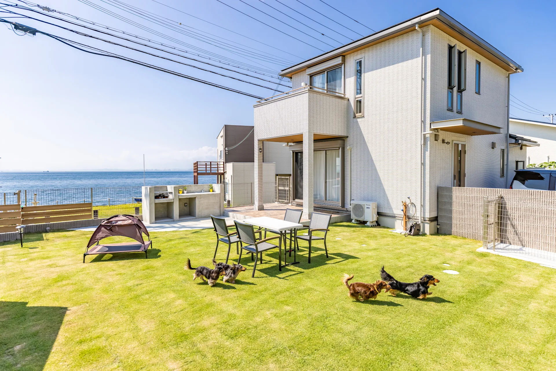 Dog Villa HAPPINESS
